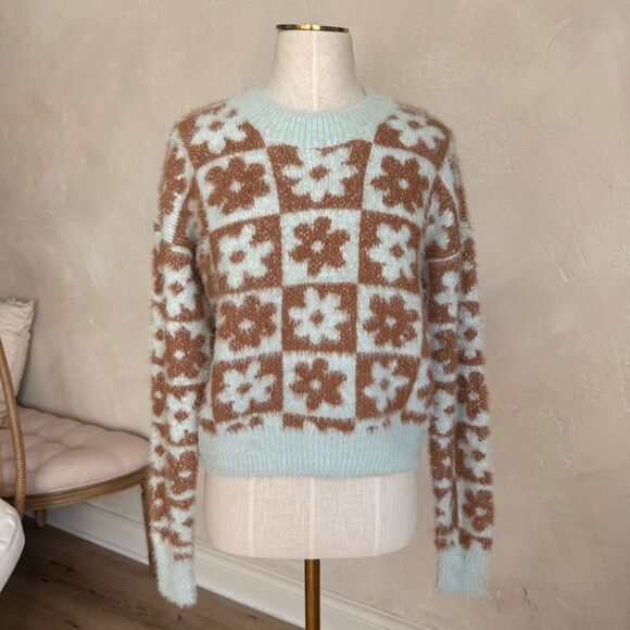 Women's SO Good For Life Preppy Crew Blue Brown Fuzzy Floral Sweater size Small - Picture 5 of 9